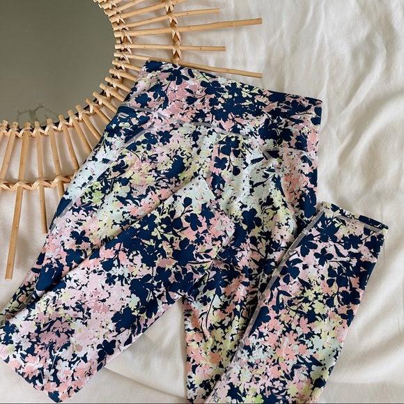Fabletics Floral Workout Set - Picture 8 of 8